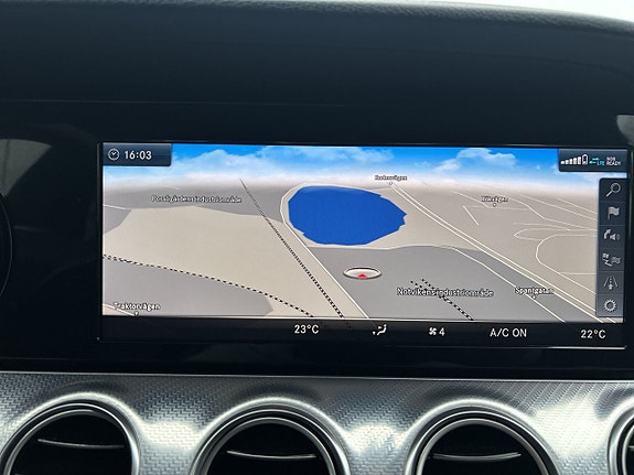 Mercedes-Benz E220 19 of 25