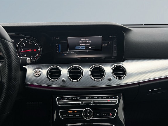 Mercedes-Benz E220 10 of 25