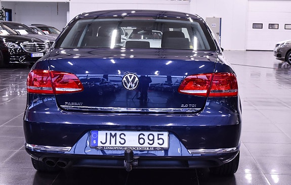Volkswagen Passat 5 of 10