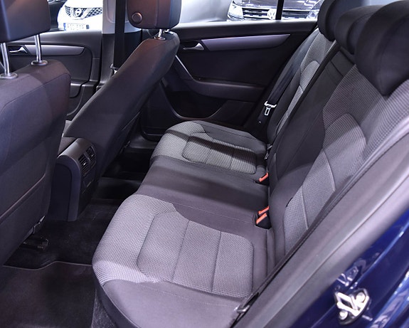 Volkswagen Passat 9 of 10