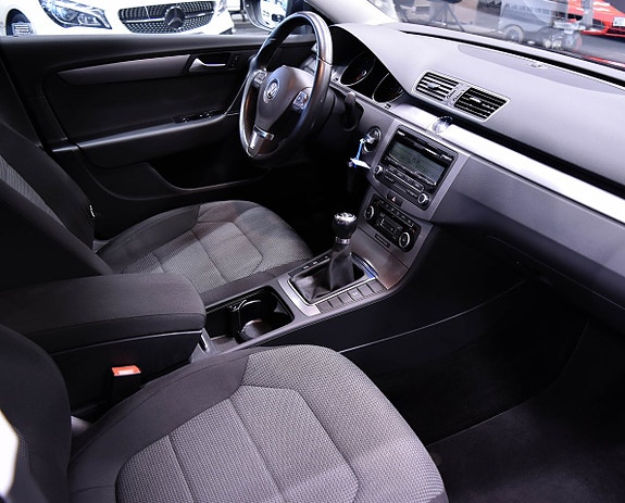 Volkswagen Passat 8 of 10