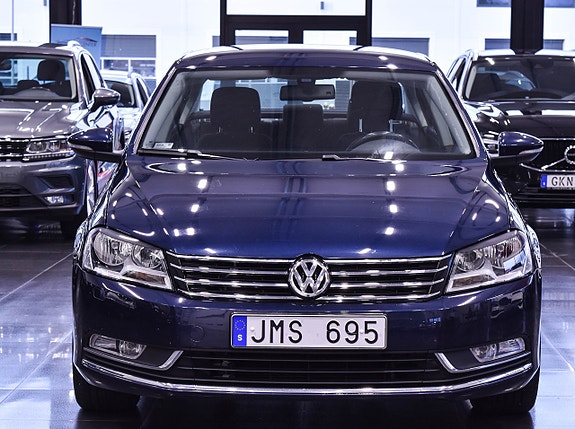 Volkswagen Passat 2 of 10