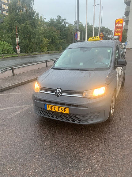 Volkswagen Caddy Maxi 3 of 6