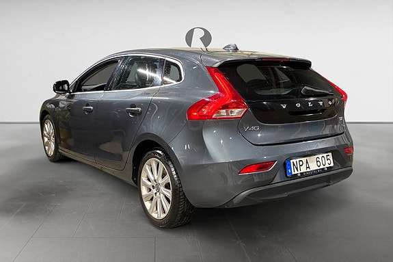 Volvo V40 5 of 17