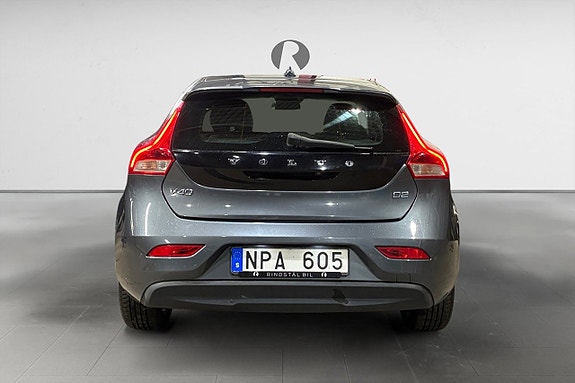 Volvo V40 6 of 17