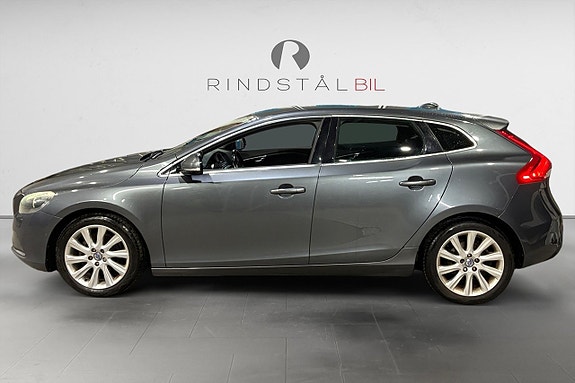 Volvo V40 4 of 17