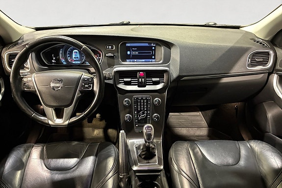 Volvo V40 11 of 17