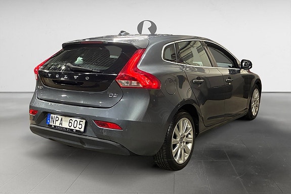 Volvo V40 7 of 17