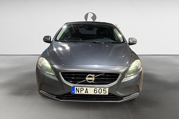 Volvo V40 10 of 17