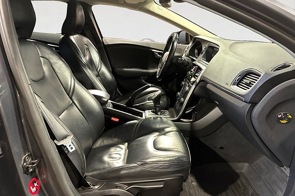 Volvo V40 15 of 17