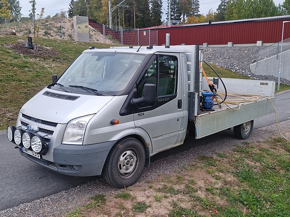 Ford Transit 2 of 6