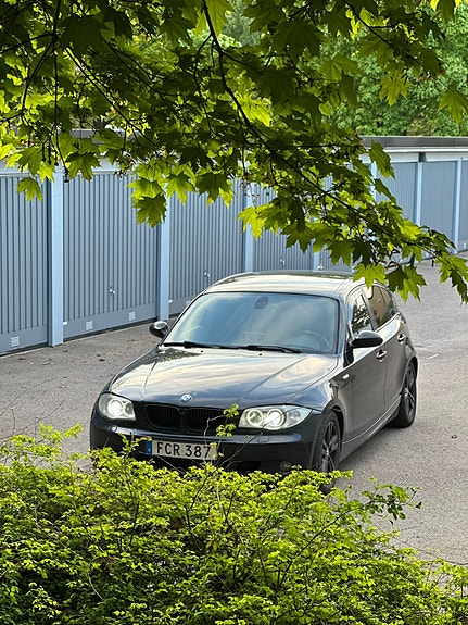 BMW 120d 4 of 11