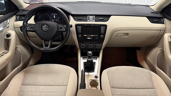 Skoda Octavia 11 of 17