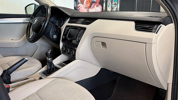 Skoda Octavia 14 of 17