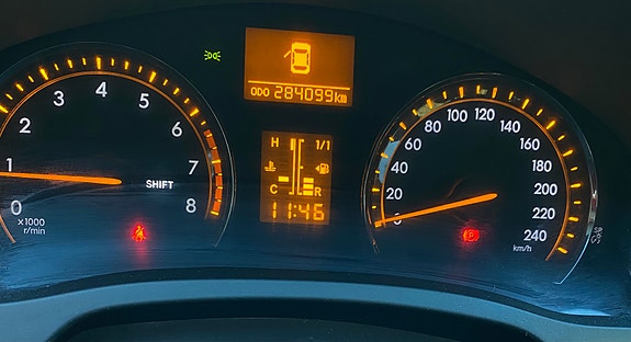 Toyota Avensis 12 of 12