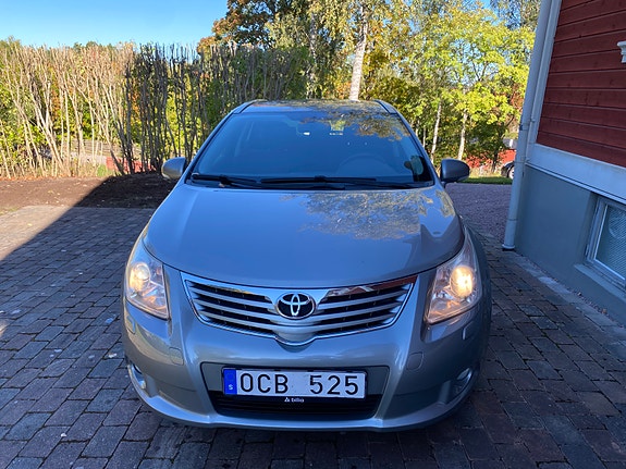 Toyota Avensis 6 of 12