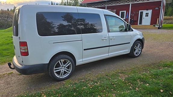 Volkswagen Caddy Maxi 4 of 12