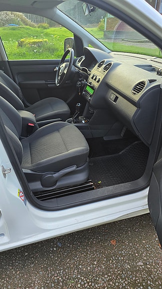 Volkswagen Caddy Maxi 9 of 12