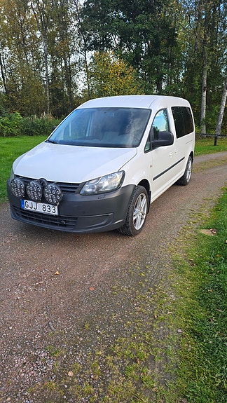 Volkswagen Caddy Maxi 2 of 12