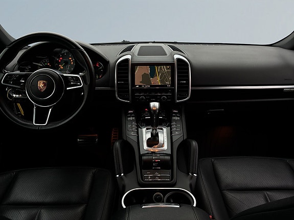 Porsche Cayenne 7 of 25