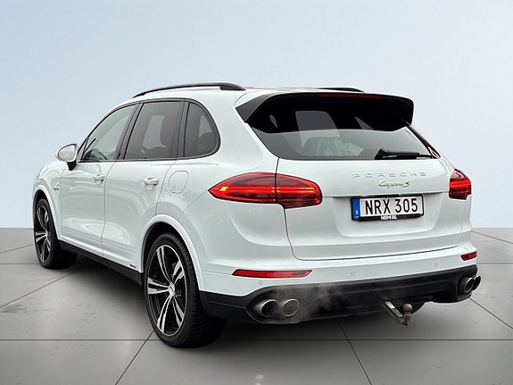 Porsche Cayenne 4 of 25