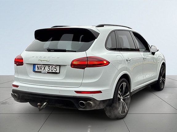 Porsche Cayenne 5 of 25