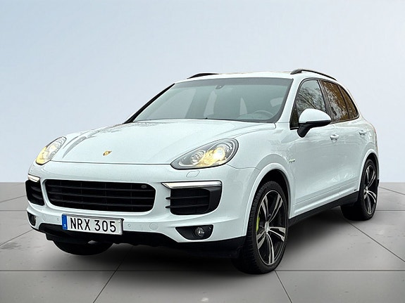 Porsche Cayenne 15 of 25
