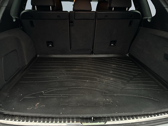 Porsche Cayenne 11 of 25