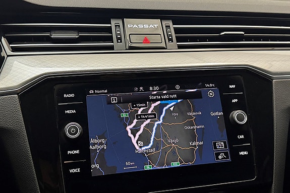 Volkswagen Passat 24 of 30