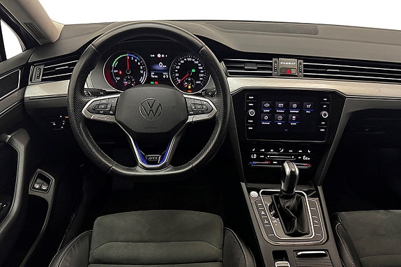 Volkswagen Passat 20 of 30