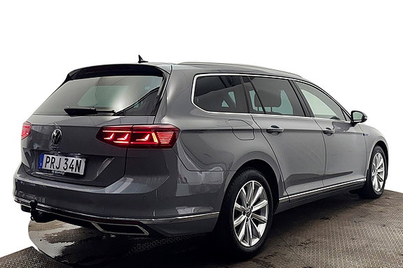 Volkswagen Passat 6 of 30