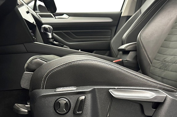 Volkswagen Passat 14 of 30