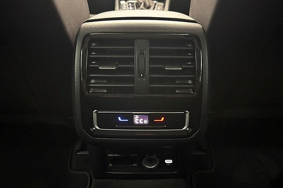 Volkswagen Passat 17 of 30
