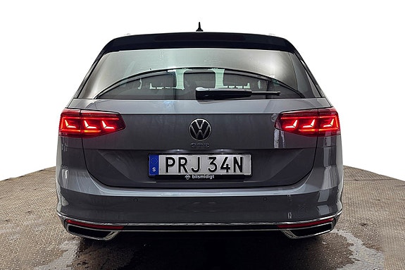 Volkswagen Passat 7 of 30