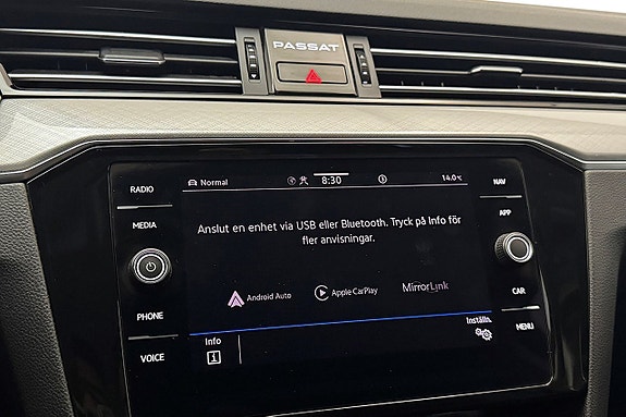 Volkswagen Passat 26 of 30