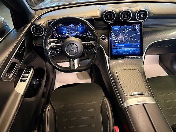Mercedes-Benz GLC300 e 11 of 17