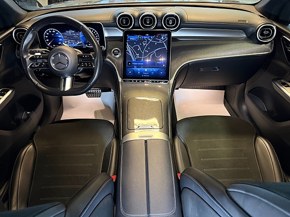Mercedes-Benz GLC300 e 8 of 17