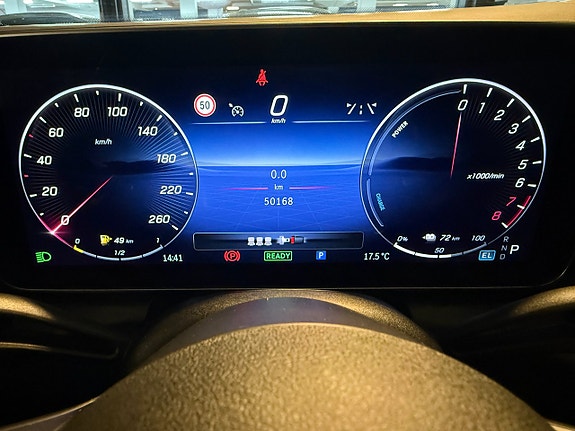 Mercedes-Benz GLC300 e 13 of 17
