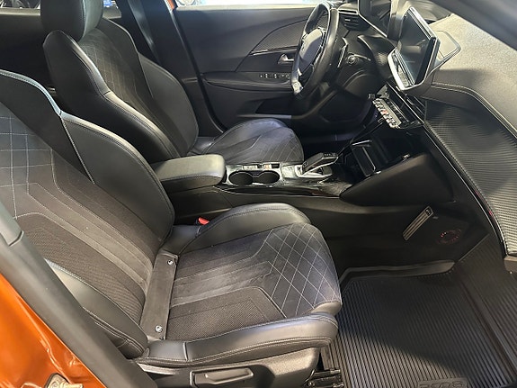 Peugeot 2008 8 of 16