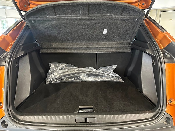 Peugeot 2008 5 of 16