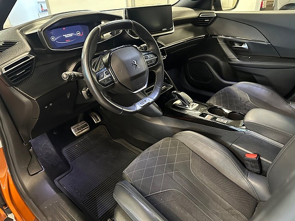 Peugeot 2008 9 of 16