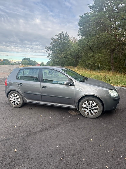 Volkswagen Golf V 3 of 5