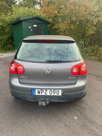 Volkswagen Golf V 4 of 5