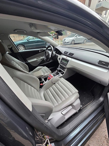 Volkswagen Passat 12 of 12