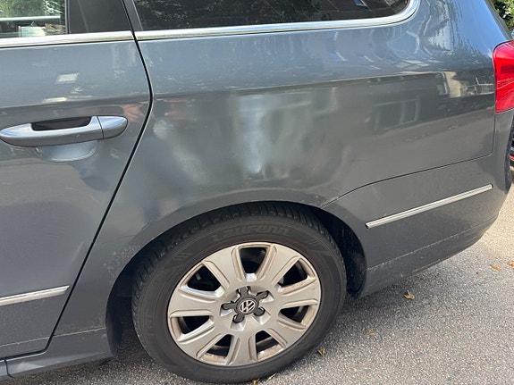 Volkswagen Passat 8 of 12