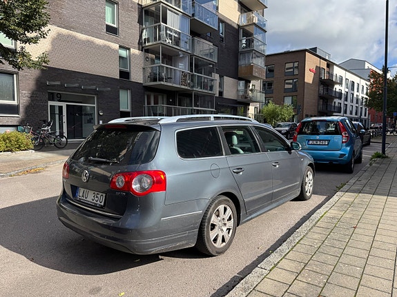 Volkswagen Passat 3 of 12
