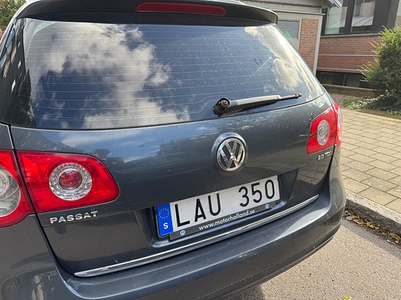 Volkswagen Passat 9 of 12