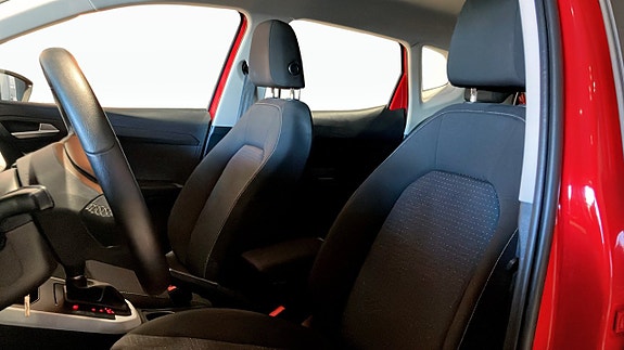Seat Arona 8 of 12