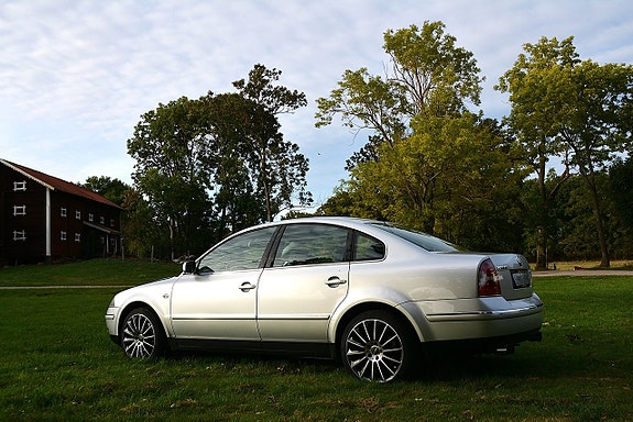 Volkswagen Passat 8 of 21