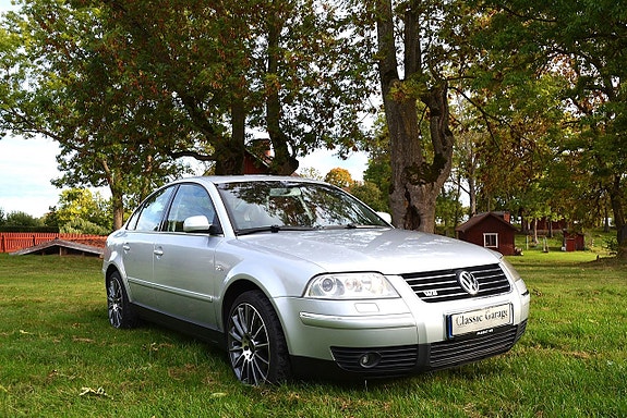 Volkswagen Passat 4 of 21